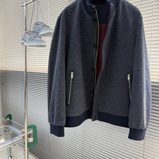 -Brioni 经典意式羊毛混纺休闲棒球夹克 面料与配置:面料采用54.7%腈纶+30.2%聚酯纤维+9.7%锦 -Brioni 经典意式羊毛混纺休闲棒球夹克 面料与配置:面料采用54.7%腈纶+30.2%聚酯纤维+9.7%锦