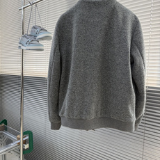 -Brioni 经典意式羊毛混纺休闲棒球夹克 面料与配置:面料采用54.7%腈纶+30.2%聚酯纤维+9.7%锦 -Brioni 经典意式羊毛混纺休闲棒球夹克 面料与配置:面料采用54.7%腈纶+30.2%聚酯纤维+9.7%锦