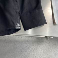 -Brioni/布里奥尼 35%羊毛65%莱赛尔一片领男士休闲衬衫 作为意大利顶奢男装世家Brioni的经典休闲代 -Brioni/布里奥尼 35%羊毛65%莱赛尔一片领男士休闲衬衫 作为意大利顶奢男装世家Brioni的经典休闲代
