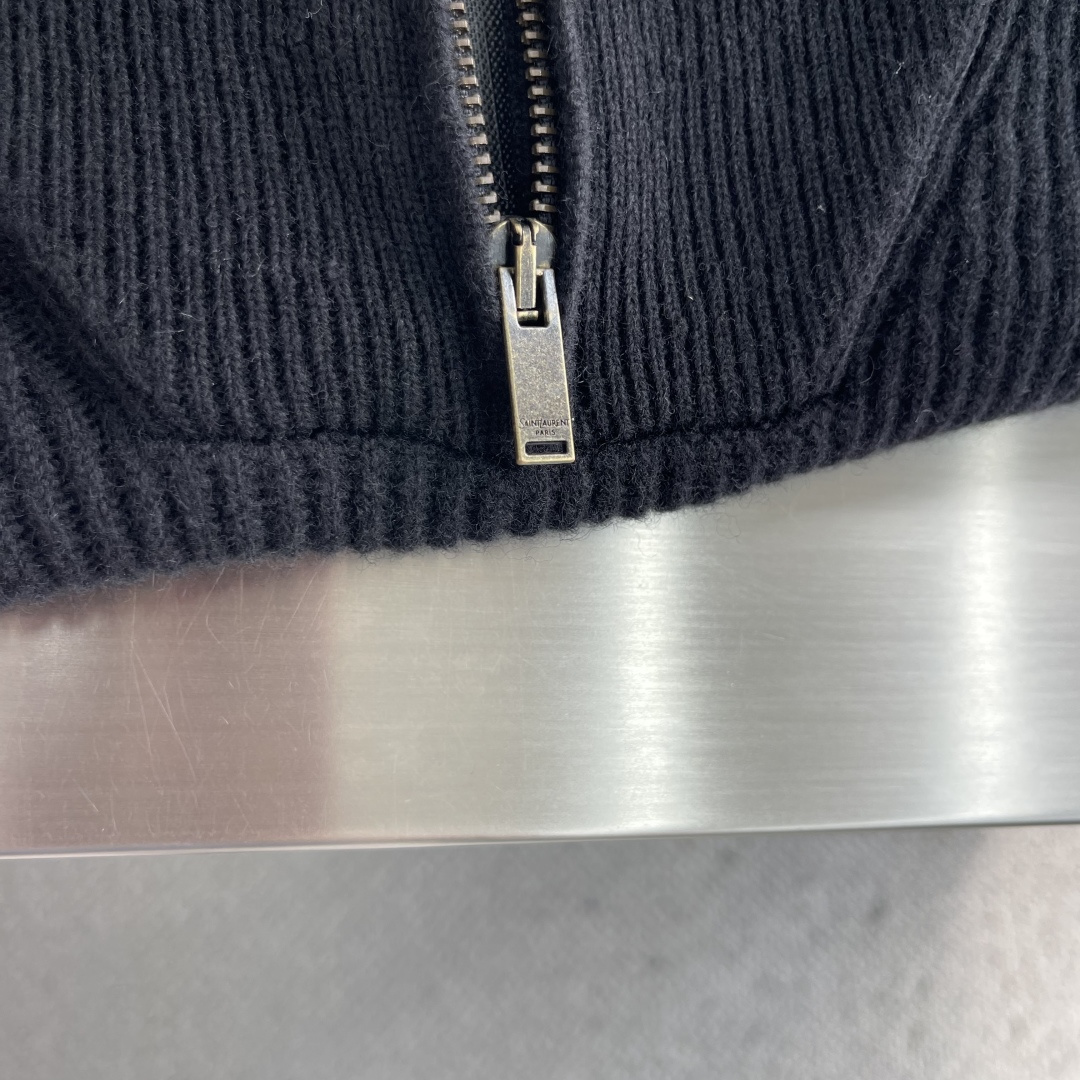 -YSL/圣罗兰     26fw新款全羊毛针织半拉链高领毛衣  男女同款  码数：S.M.L.XL 衣长	65	67	