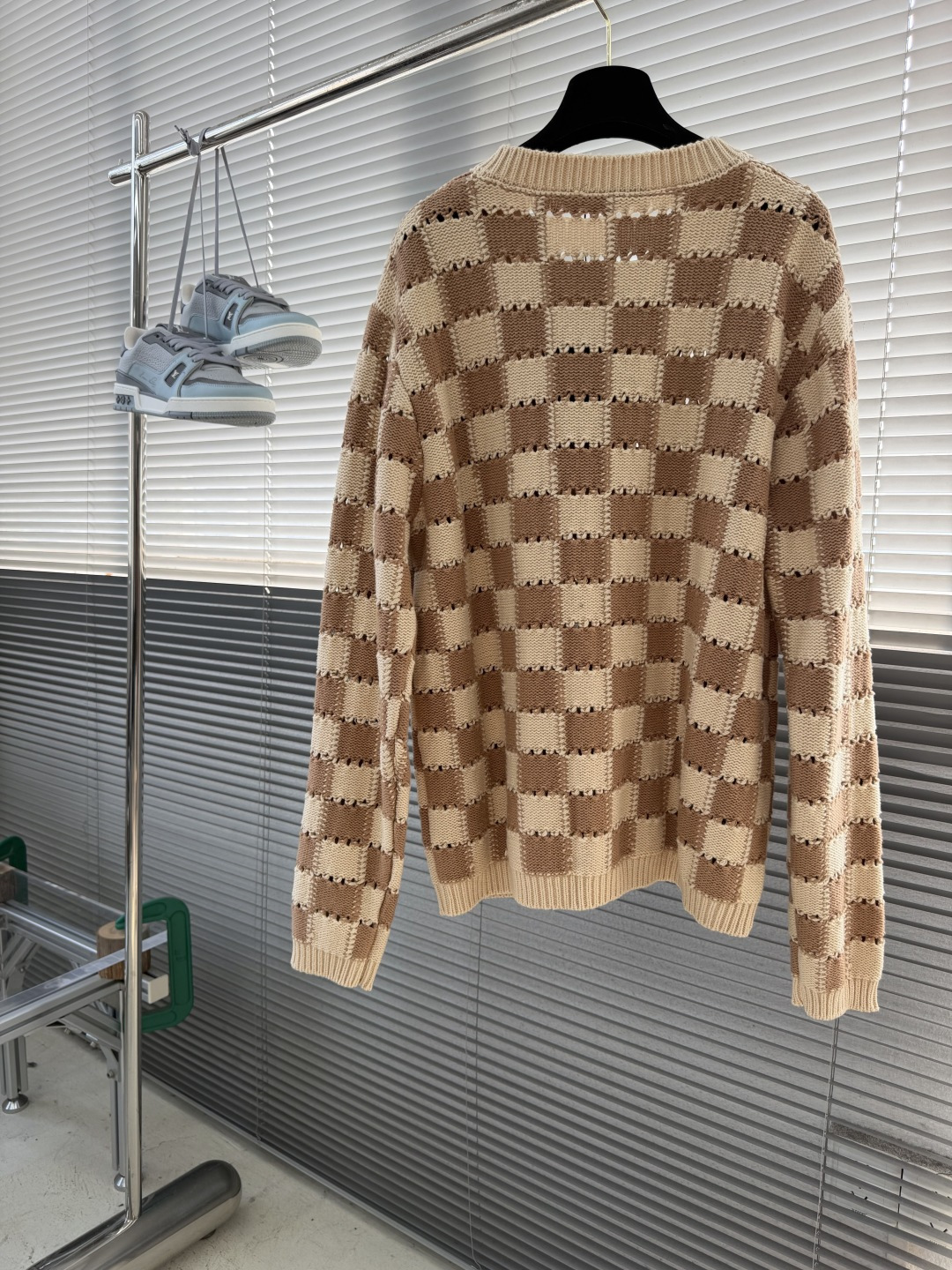 -驴牌 26FW 皮牌标识Damier针织开衫 定染100%精疏棉粗支棉纱 采用日本进口(岛精)织机 模版刺绣 -驴牌 26FW 皮牌标识Damier针织开衫 定染100%精疏棉粗支棉纱 采用日本进口(岛精)织机 模版刺绣