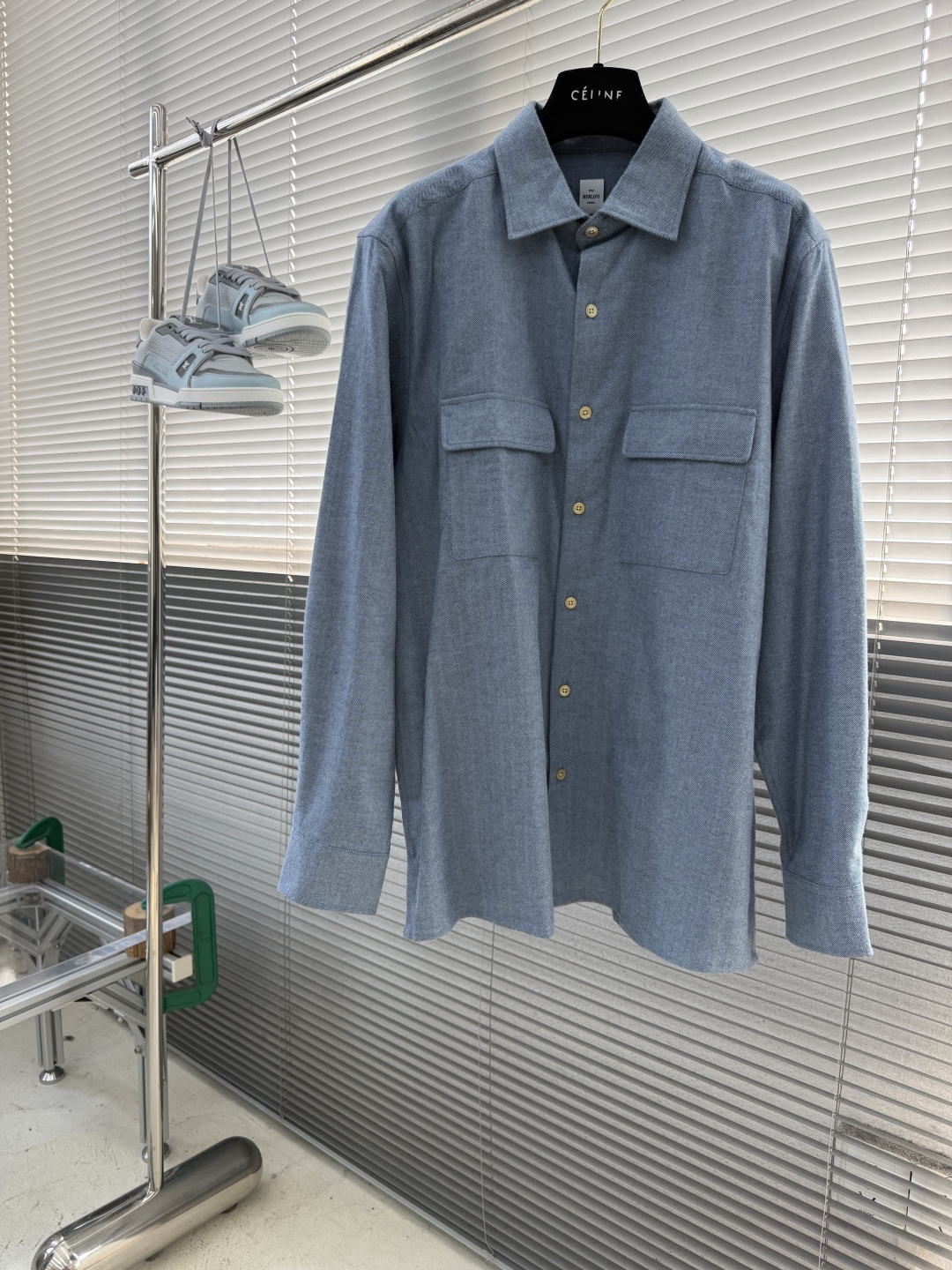 -Berlut*     双口袋设计鱼骨纹加厚款面料布鲁方领长袖工装衬衫 方领双袋设计，鱼骨纹加厚面料 兼具工装利落感与
