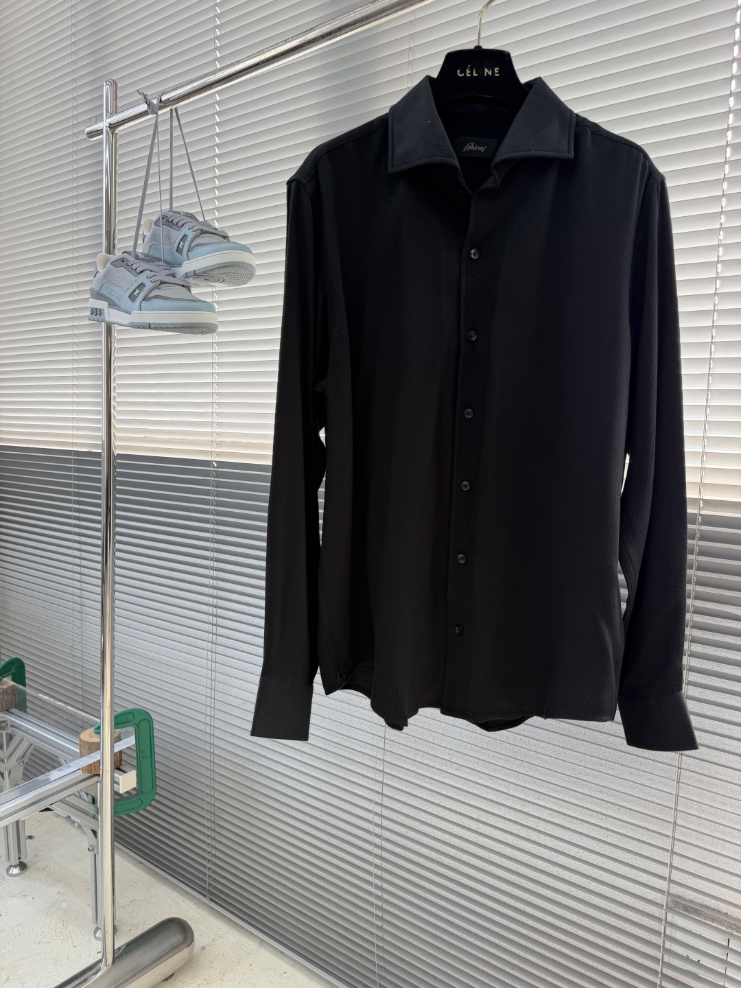 -Brioni/布里奥尼    35%羊毛65%莱赛尔一片领男士休闲衬衫 作为意大利顶奢男装世家Brioni的经典休闲代