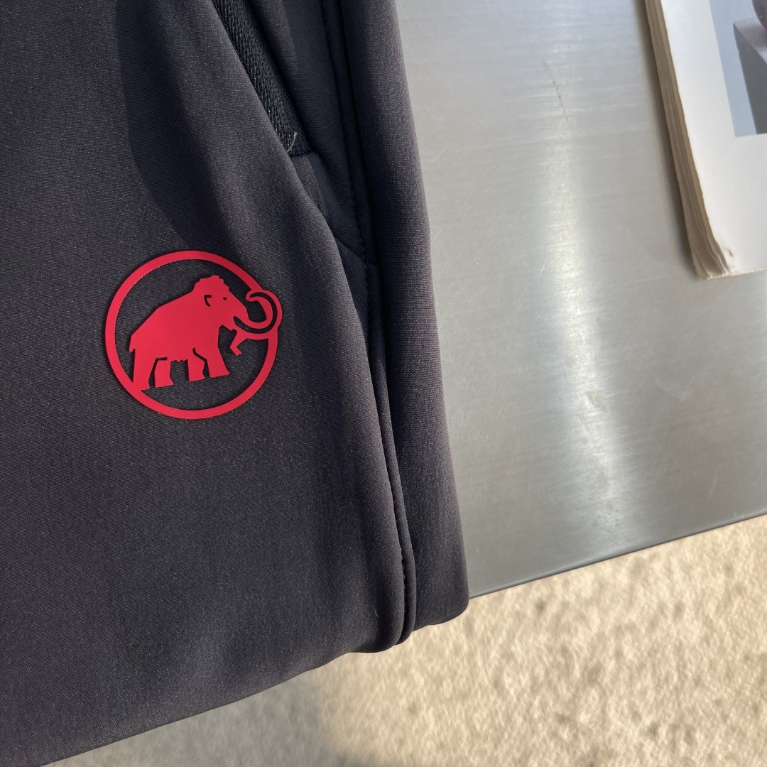 -Mammut/猛犸象      26fw新款Clion 红标LOGO防风防泼水纯色舒适 休闲裤 男款 黑色 码数：M.