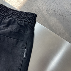-Balenciag 26年新款休闲裤 潮流前线 专柜热销款 品味与价值共享 身穿着非常舒适 低调不失奢华 穿出去 -Balenciag 26年新款休闲裤 潮流前线 专柜热销款 品味与价值共享 身穿着非常舒适 低调不失奢华 穿出去