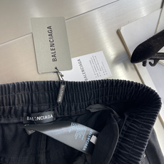-Balenciag 26年新款休闲裤 潮流前线 专柜热销款 品味与价值共享 身穿着非常舒适 低调不失奢华 穿出去 -Balenciag 26年新款休闲裤 潮流前线 专柜热销款 品味与价值共享 身穿着非常舒适 低调不失奢华 穿出去