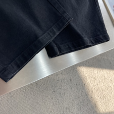 -Balenciag 26年新款休闲裤 潮流前线 专柜热销款 品味与价值共享 身穿着非常舒适 低调不失奢华 穿出去 -Balenciag 26年新款休闲裤 潮流前线 专柜热销款 品味与价值共享 身穿着非常舒适 低调不失奢华 穿出去