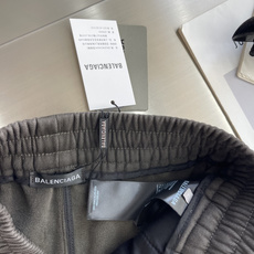 -Balenciag 2026fw 工装多袋直筒长裤,采用高密度梭织面料,内里附了一层纯棉里布以提升穿着舒适度,工 -Balenciag 2026fw 工装多袋直筒长裤,采用高密度梭织面料,内里附了一层纯棉里布以提升穿着舒适度,工