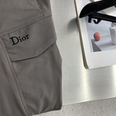 -Dio 26年秋冬新款休闲裤,进口高定优质面料,直筒版型 工装风设计,面料柔软 保型性好 不挑身材,细节做工到 -Dio 26年秋冬新款休闲裤,进口高定优质面料,直筒版型 工装风设计,面料柔软 保型性好 不挑身材,细节做工到