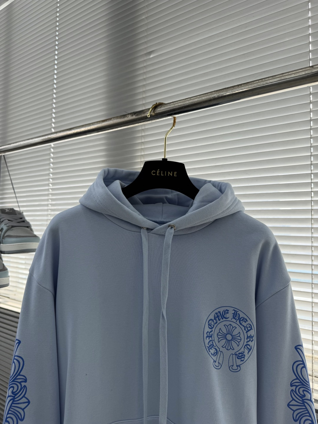 -CH 克罗心    26fw马蹄麒麟蓝色帽衫 面料采用定织定染320克抓绒 印花采用油墨印花  开模定制帽绳扣  尺码