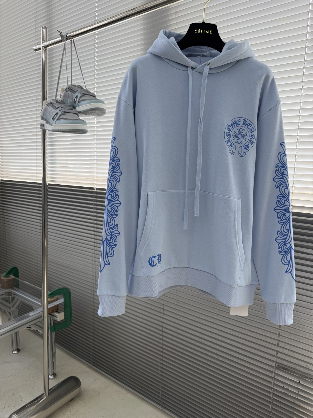 -CH 克罗心    26fw马蹄麒麟蓝色帽衫 面料采用定织定染320克抓绒 印花采用油墨印花  开模定制帽绳扣  尺码