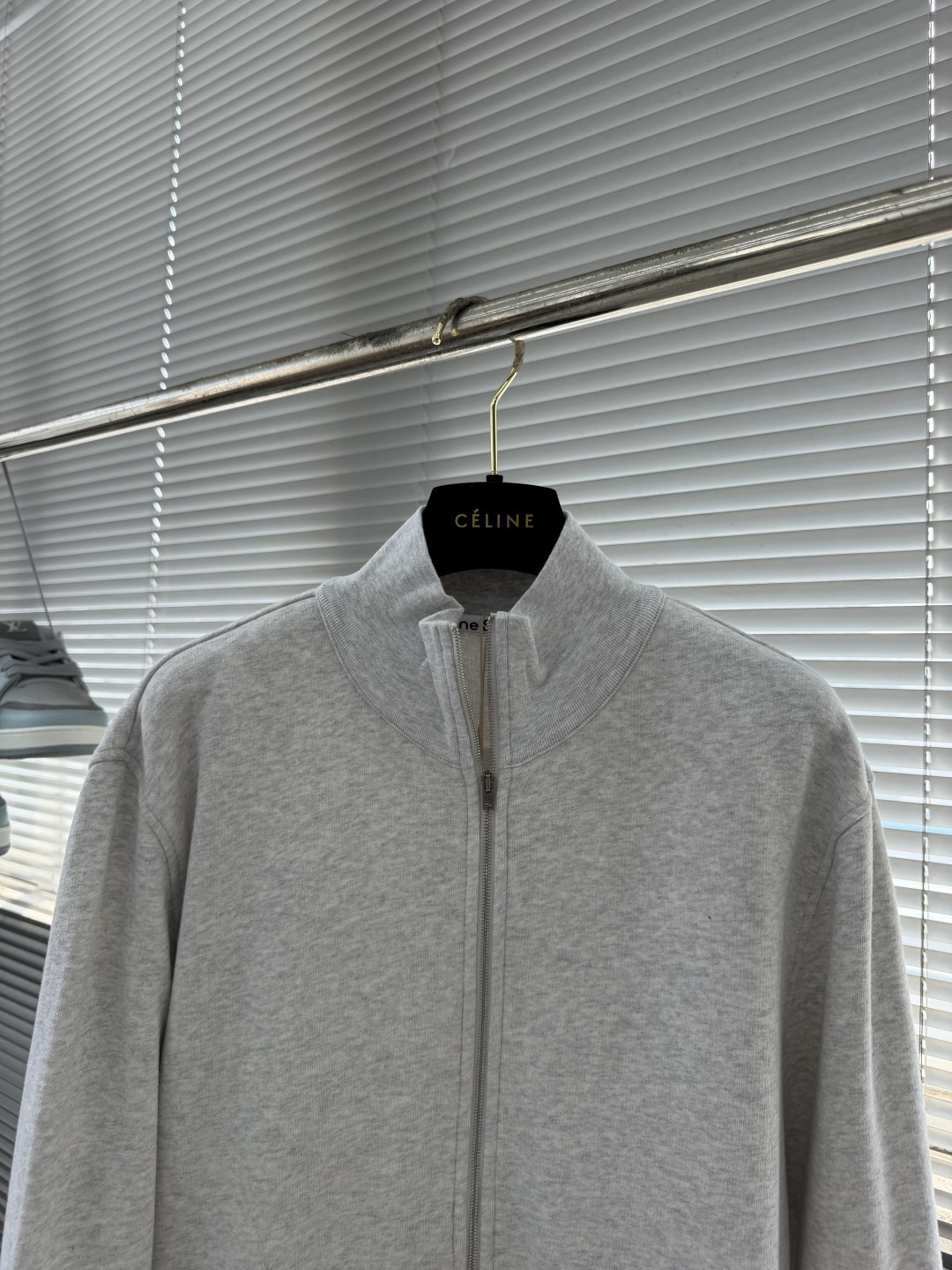 -Acne Studio FW26刺绣徽标纯色拉链长袖 卫衣 男女同款 码数:M.L.XL.XXL 尺码 衣长 -Acne Studio FW26刺绣徽标纯色拉链长袖 卫衣 男女同款 码数:M.L.XL.XXL 尺码 衣长