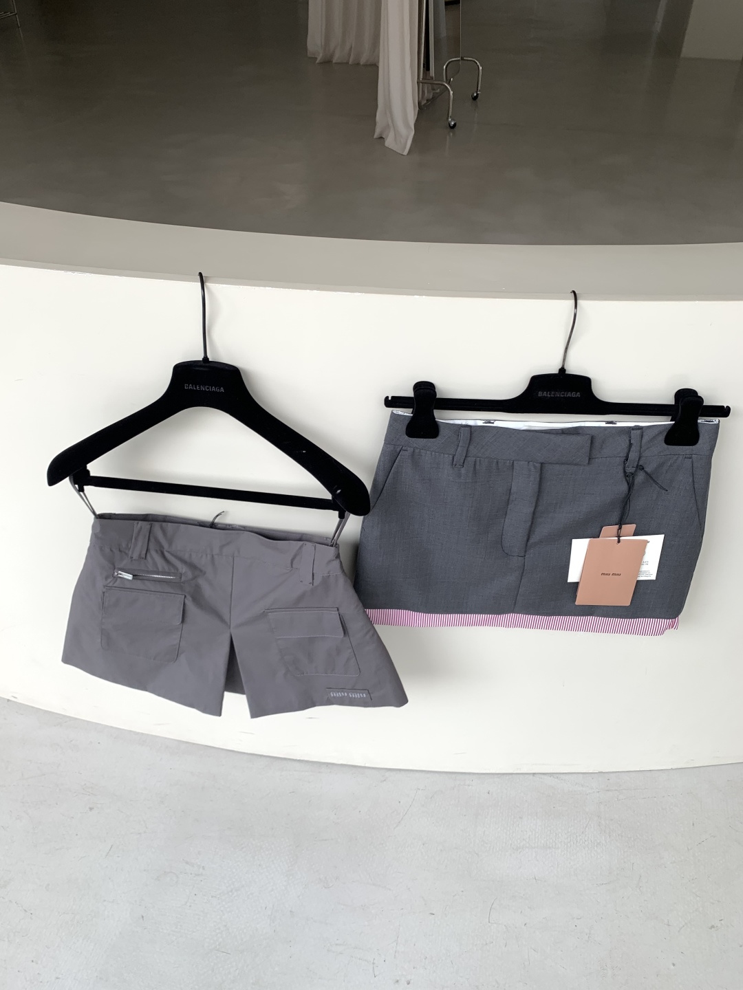 미우미우 26SS 여성 스커트 132844 Miu Miu Skirt 썸네일 이미지