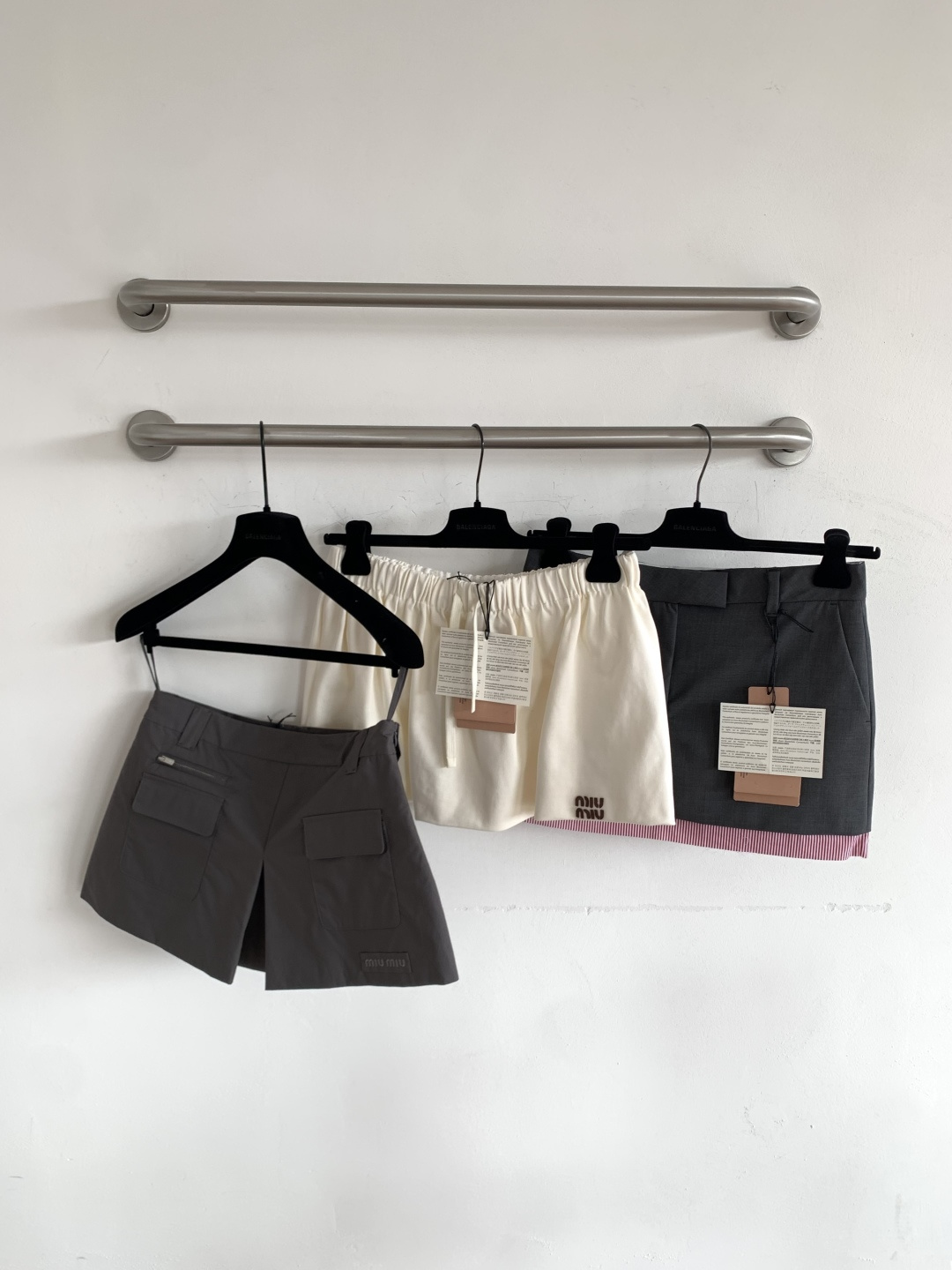 미우미우 26SS 여성 스커트 132844 Miu Miu Skirt 썸네일 이미지