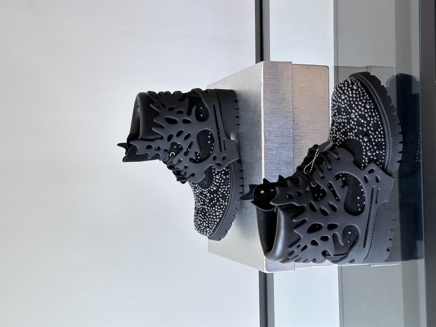   Timberland👟  Pharrell新系列风格的大黄靴格外闪耀🪩Mattias Gollin 
