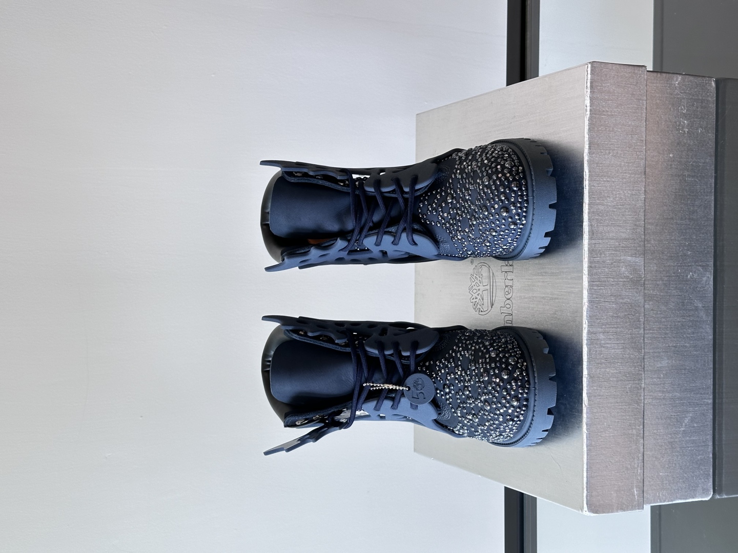   Timberland👟  Pharrell新系列风格的大黄靴格外闪耀🪩Mattias Gollin 