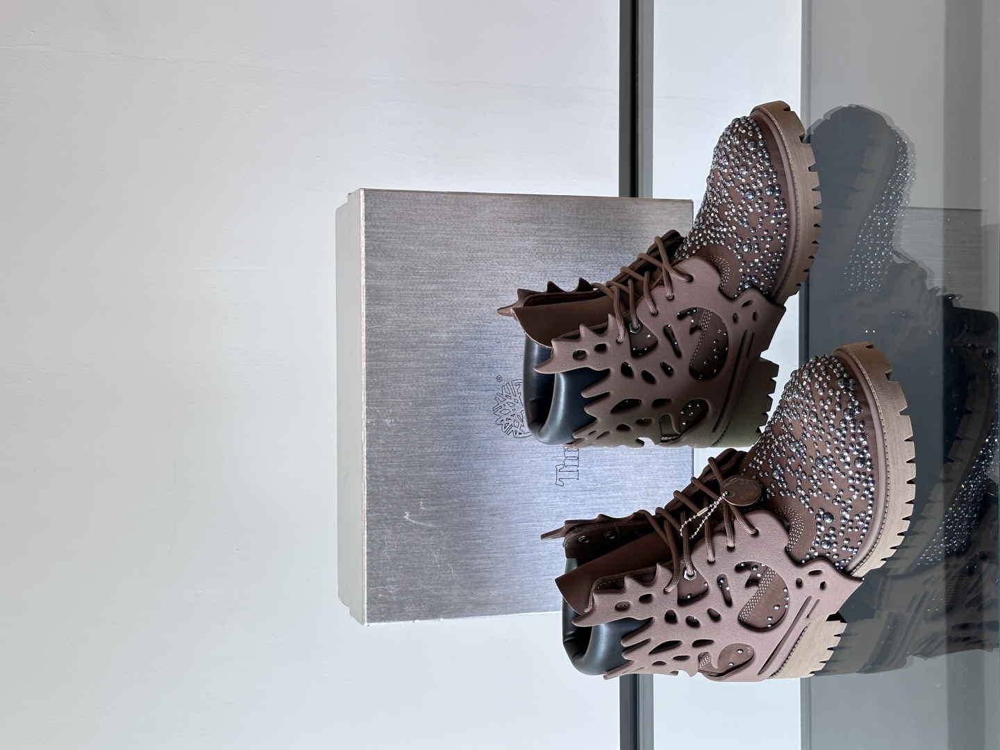   Timberland👟  Pharrell新系列风格的大黄靴格外闪耀🪩Mattias Gollin 