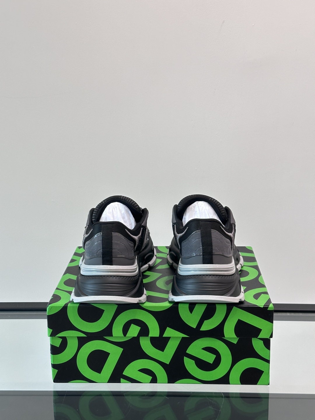◾️▫️DG高端精品休闲运动鞋👟！牛皮拼网面设计时尚百搭，鞋舌金属logo可为各式造型增光添彩。塑造独具