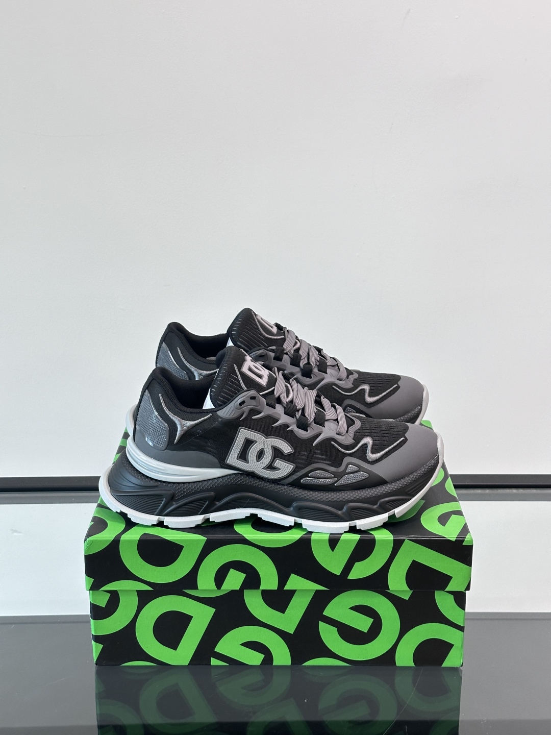 ◾️▫️DG高端精品休闲运动鞋👟！牛皮拼网面设计时尚百搭，鞋舌金属logo可为各式造型增光添彩。塑造独具