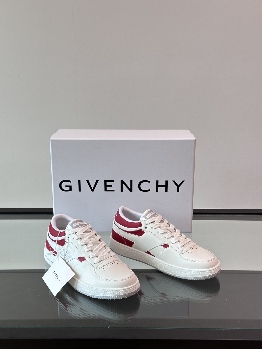 Gv *y～全新GIV 1男士低帮休闲板鞋，进口头层牛皮面料，透气舒适，舌压印4G LOGO刺绣，上脚效