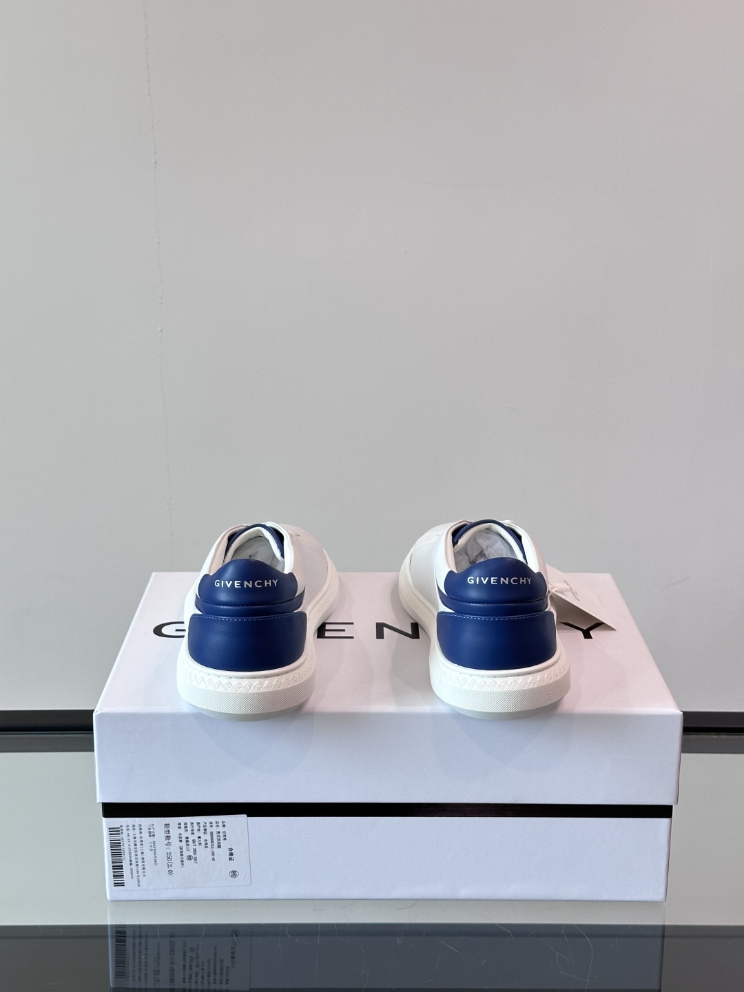 GIVENCHY/纪梵希 新款系带LOGO City运动鞋，简约时尚小白鞋，小牛皮拼接翻绒面皮革鞋面，鞋