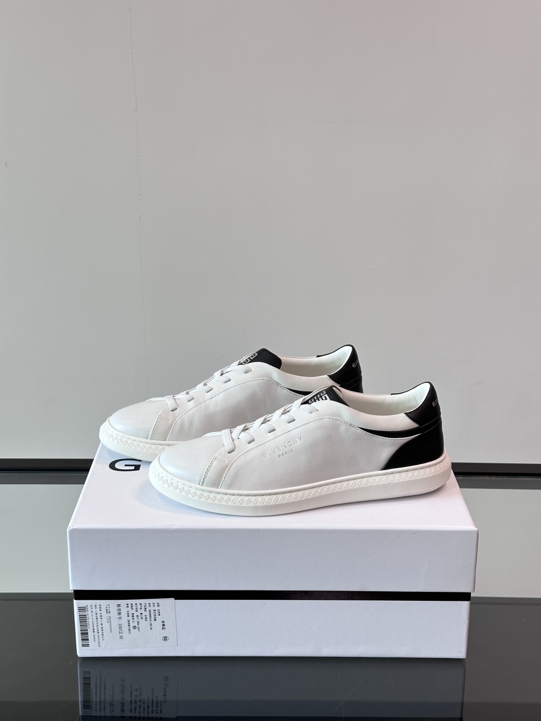 GIVENCHY/纪梵希 新款系带LOGO City运动鞋，简约时尚小白鞋，小牛皮拼接翻绒面皮革鞋面，鞋