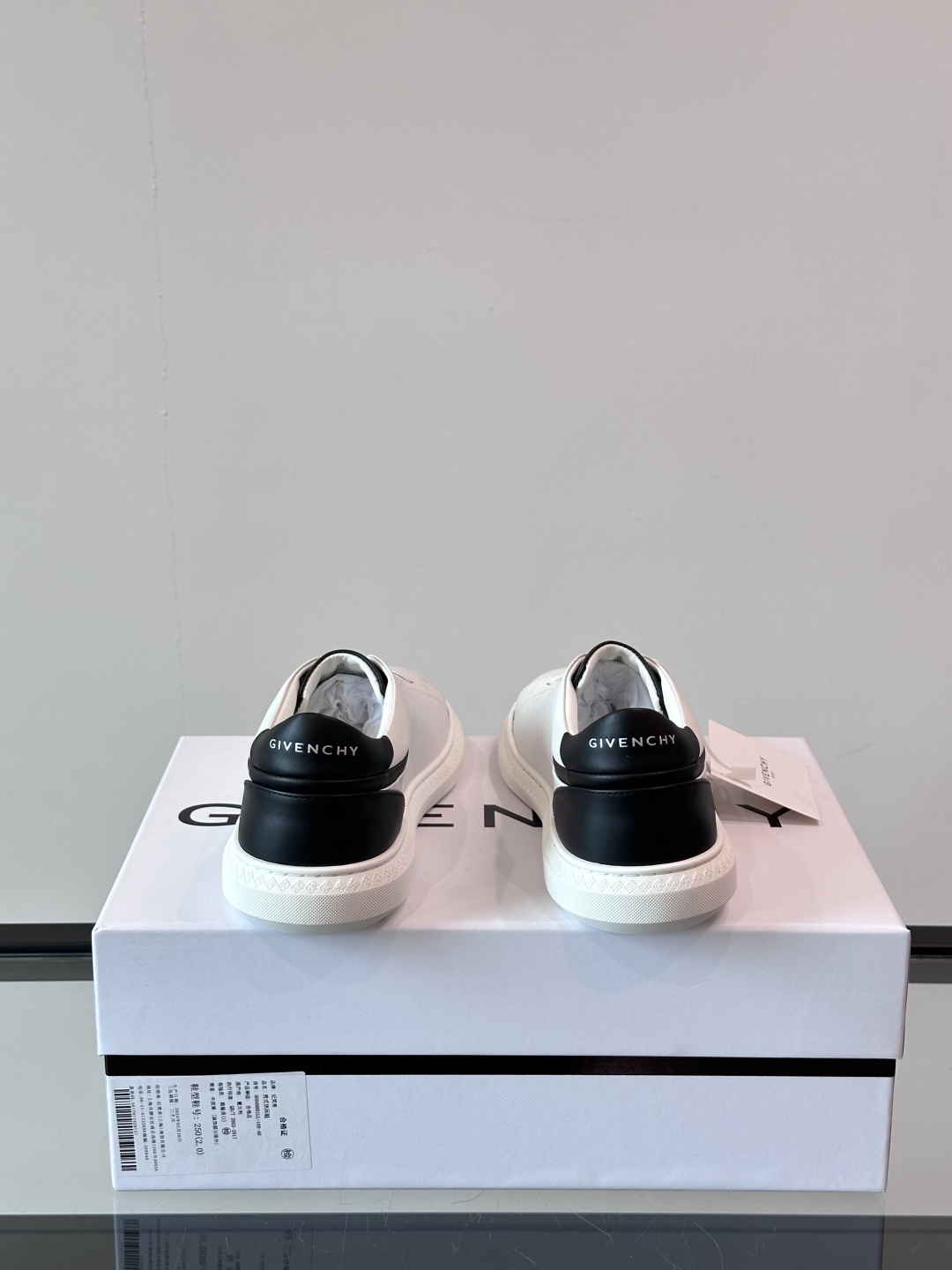 GIVENCHY/纪梵希 新款系带LOGO City运动鞋，简约时尚小白鞋，小牛皮拼接翻绒面皮革鞋面，鞋