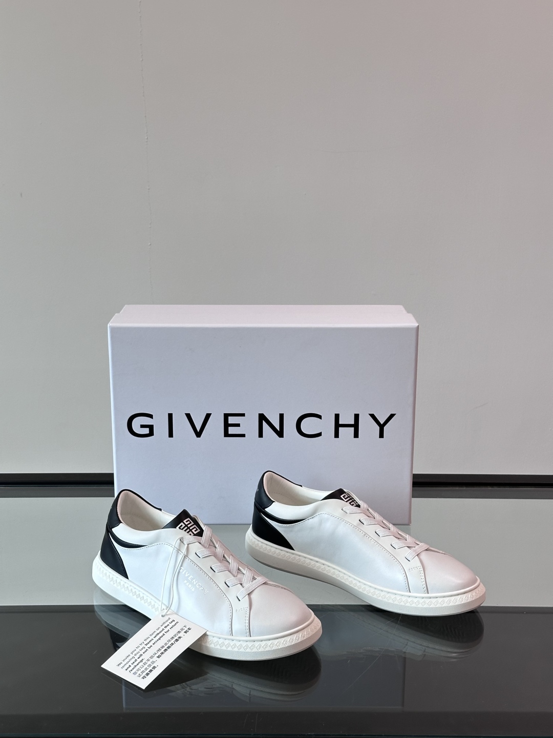 GIVENCHY/纪梵希 新款系带LOGO City运动鞋，简约时尚小白鞋，小牛皮拼接翻绒面皮革鞋面，鞋