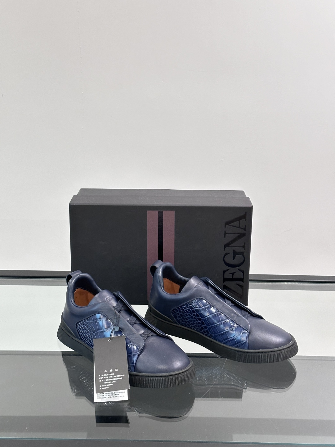ZEGNA/杰尼亚 新款男士低帮皮革运动鞋，选用进口牛皮打造，丰富的工艺细节，鞋底骆马皮革嵌饰和品牌压纹