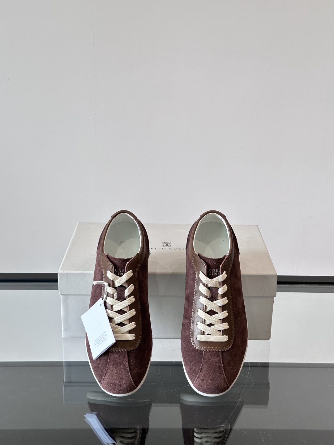 Brunello Cucinelli 老钱风意大利顶奢休闲男鞋，面料采用意大利进口翻毛牛皮，立体感和亲肤
