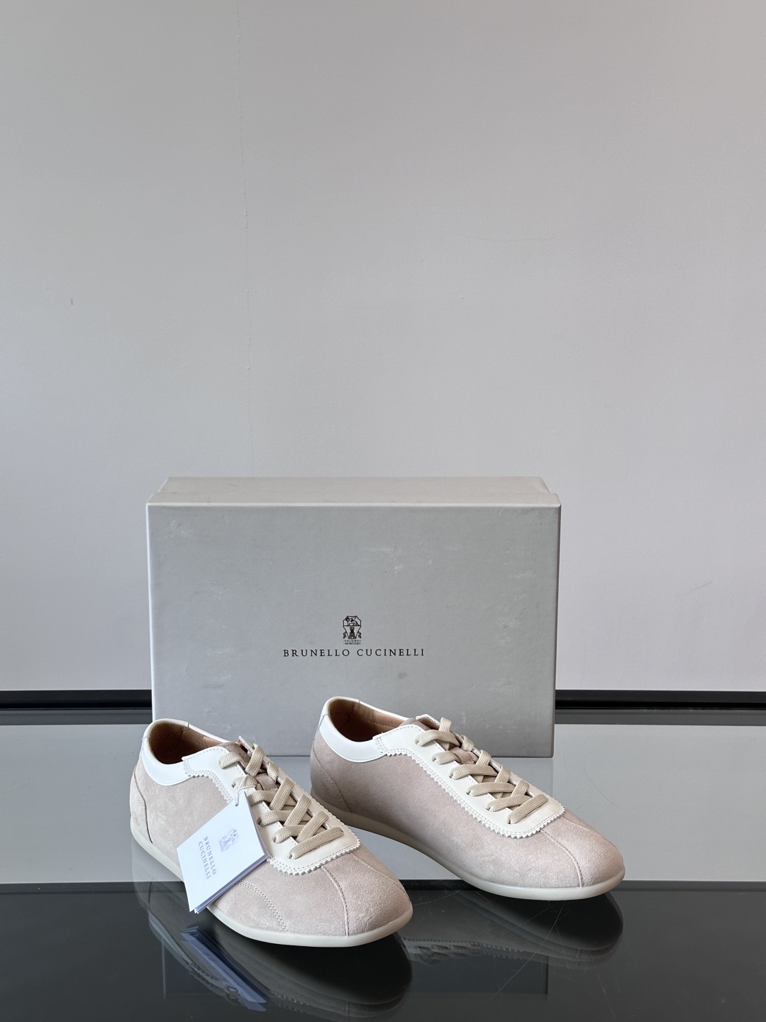 Brunello Cucinelli 老钱风意大利顶奢休闲男鞋，面料采用意大利进口翻毛牛皮，立体感和亲肤