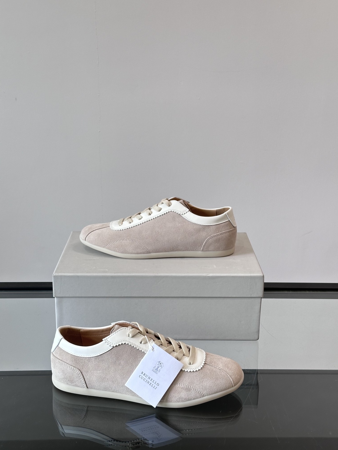 Brunello Cucinelli 老钱风意大利顶奢休闲男鞋，面料采用意大利进口翻毛牛皮，立体感和亲肤