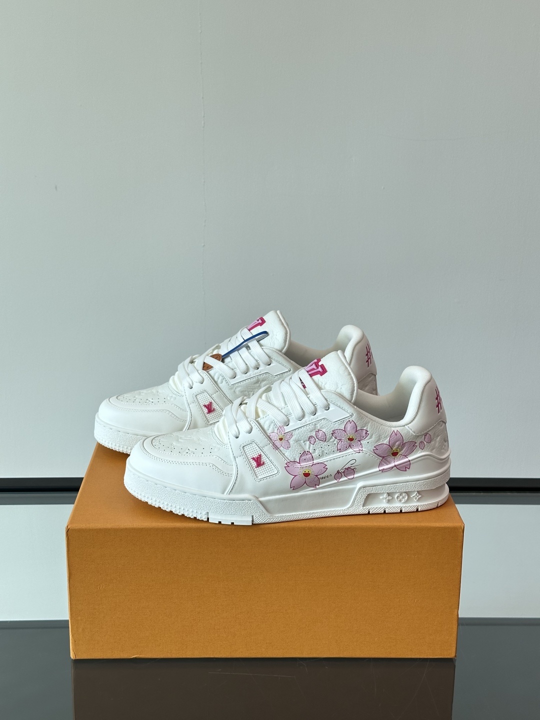 LV 樱花🌸粉 Trainer ,LV x 村上隆2.0樱花🌸Trainer来了~~LV x 村上隆第二
