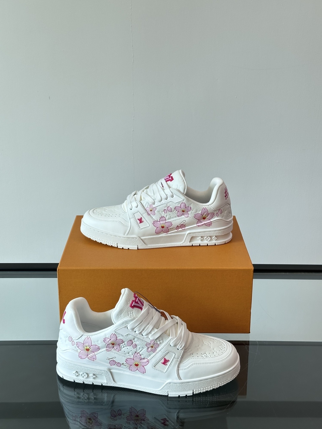 LV 樱花🌸粉 Trainer ,LV x 村上隆2.0樱花🌸Trainer来了~~LV x 村上隆第二