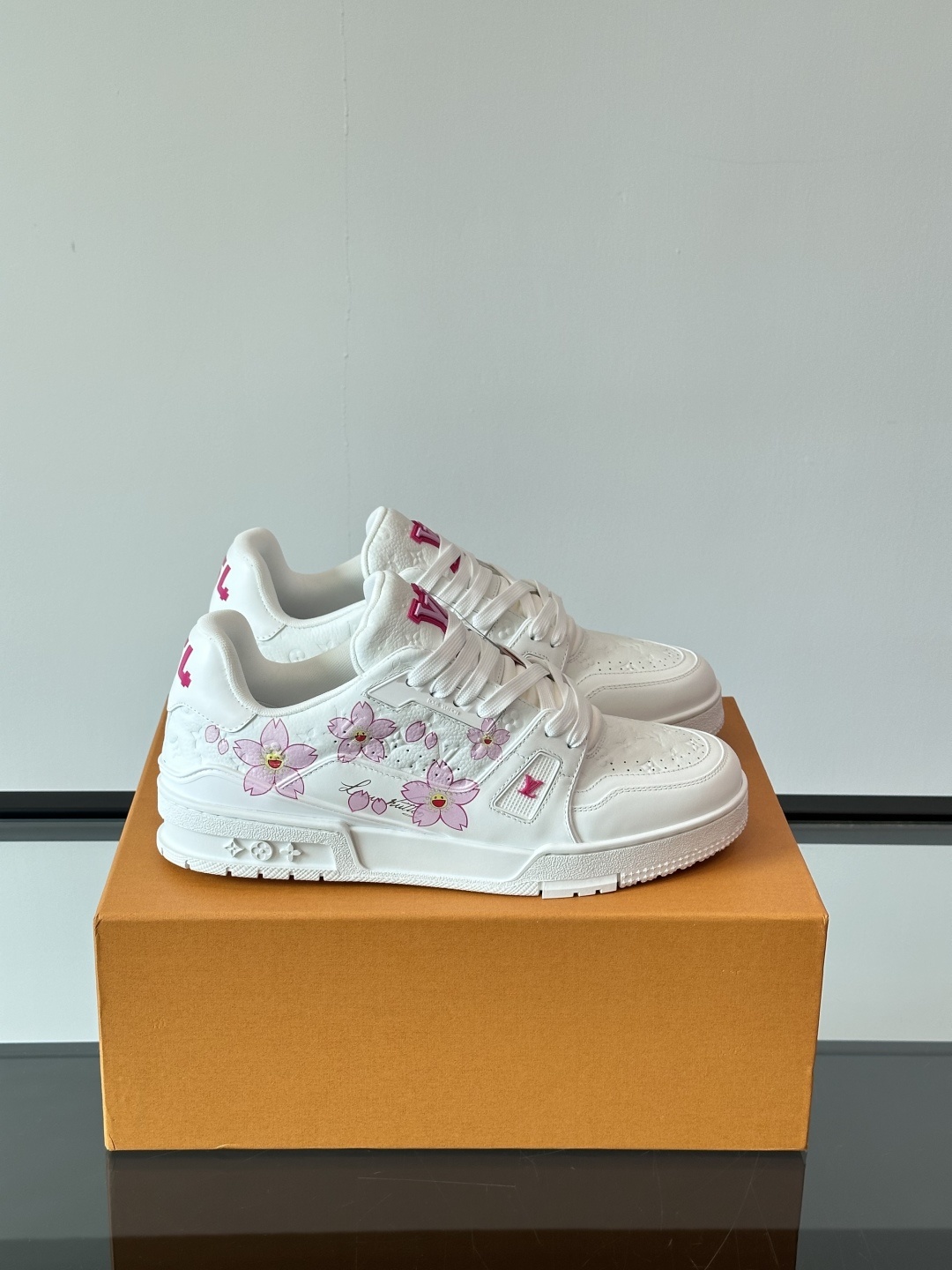LV 樱花🌸粉 Trainer ,LV x 村上隆2.0樱花🌸Trainer来了~~LV x 村上隆第二