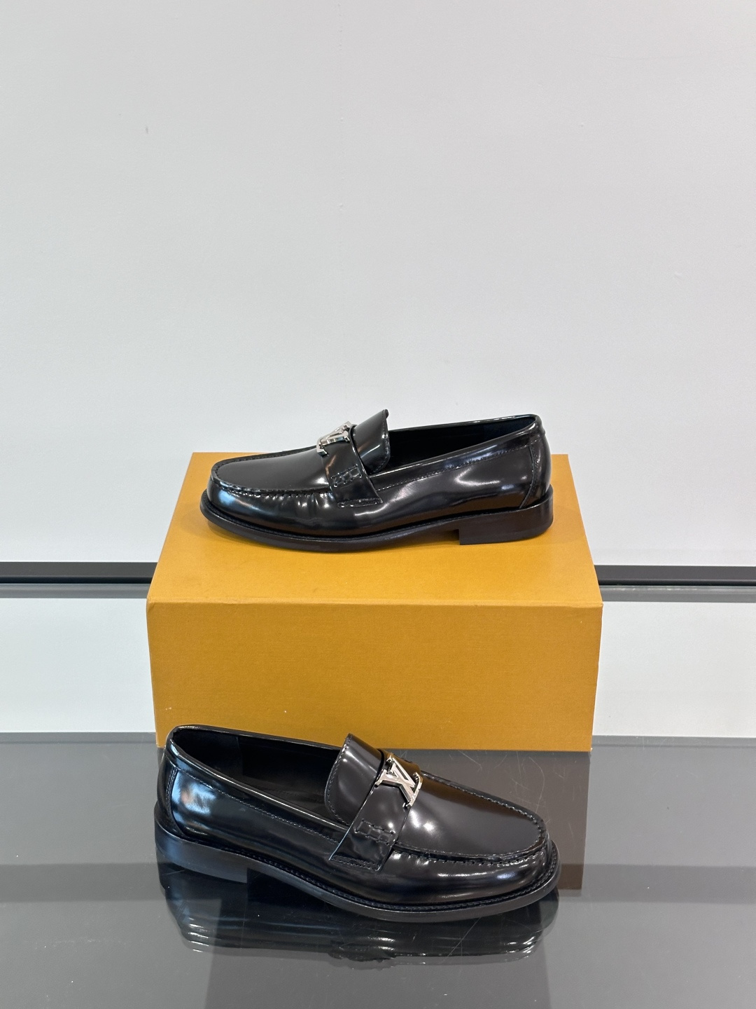 L.v 高端男士正装休闲皮鞋 经典款 インポート牛皮製