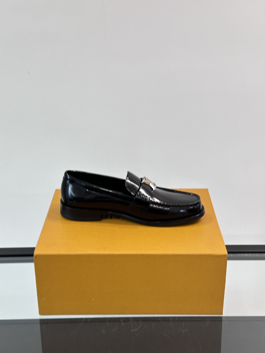 L.v 高端男士正装休闲皮鞋 经典款 インポート牛皮製