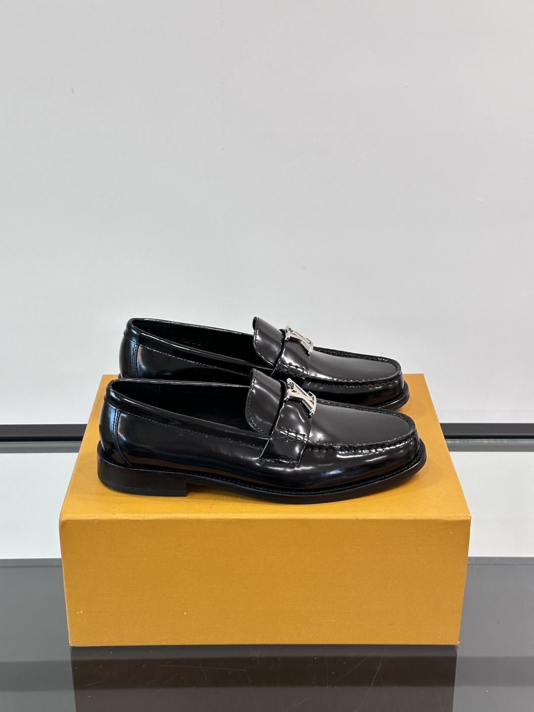 L.v 高端男士正装休闲皮鞋 经典款 インポート牛皮製