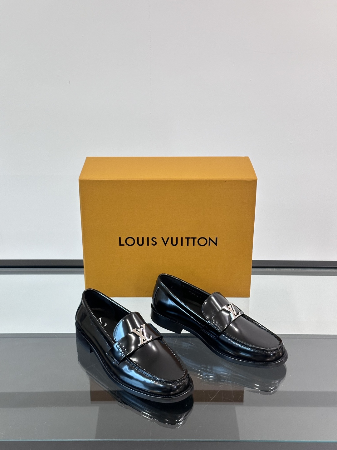 L.v 高端男士正装休闲皮鞋 经典款 インポート牛皮製