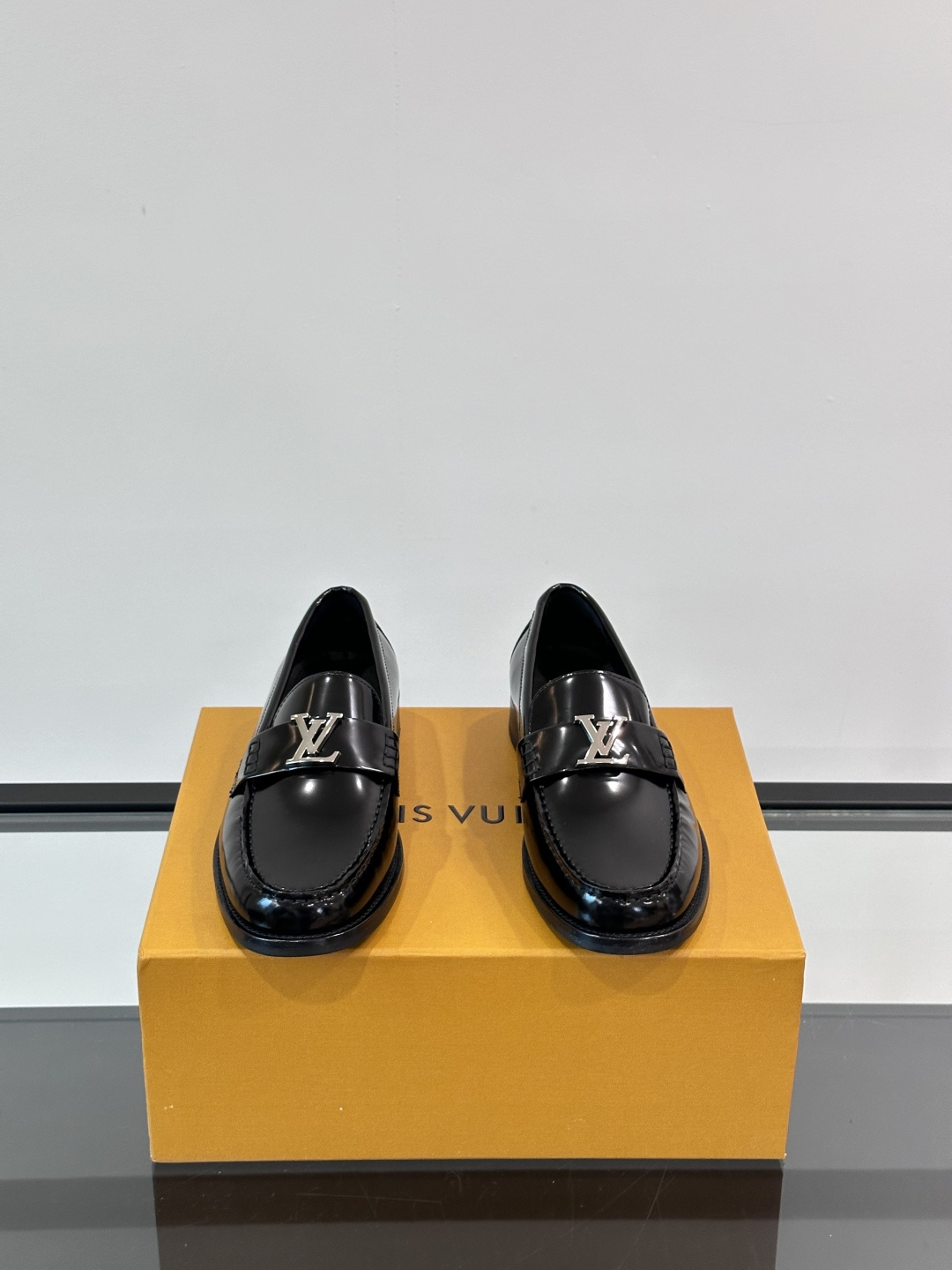 L.v 高端男士正装休闲皮鞋 经典款 インポート牛皮製