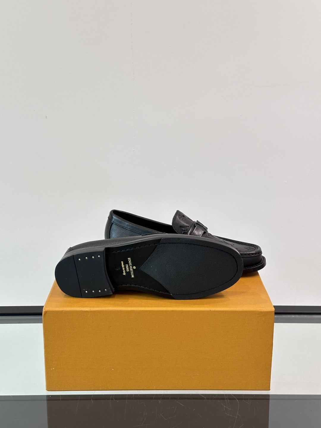 L.v 高端男士正装休闲皮鞋 进口牛皮製 真皮大底