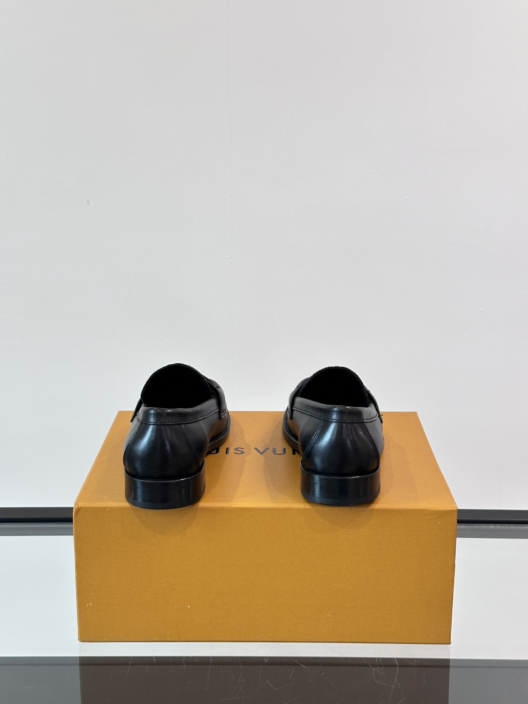 L.v 高端男士正装休闲皮鞋 进口牛皮製 真皮大底