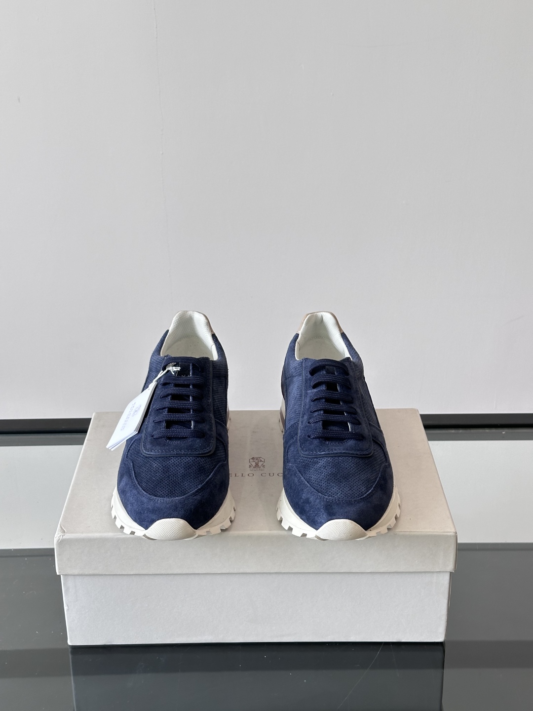 Brunello Cucinelli 新款拼色运动板男鞋 此款运动鞋面料采用意大利进口高丝光水洗翻毛皮和