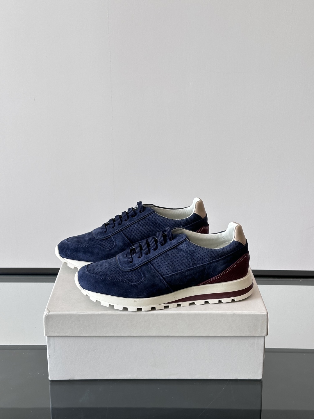 Brunello Cucinelli 新款拼色运动板男鞋 此款运动鞋面料采用意大利进口高丝光水洗翻毛皮和