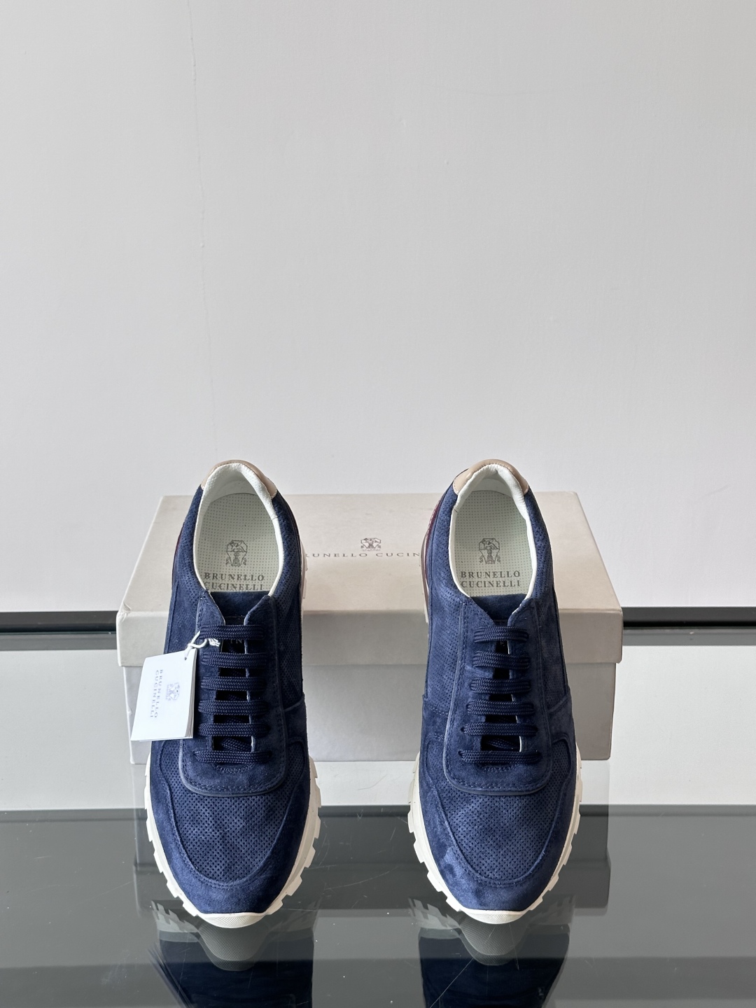 Brunello Cucinelli 新款拼色运动板男鞋 此款运动鞋面料采用意大利进口高丝光水洗翻毛皮和