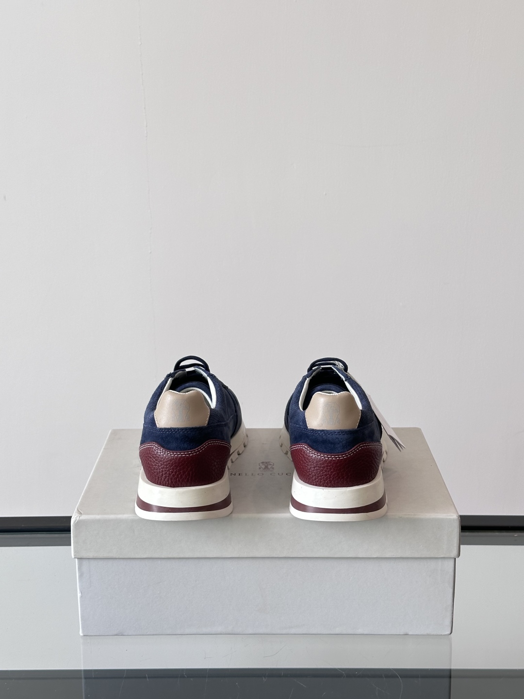 Brunello Cucinelli 新款拼色运动板男鞋 此款运动鞋面料采用意大利进口高丝光水洗翻毛皮和