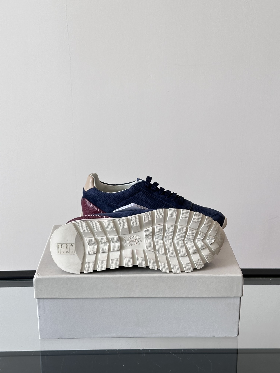 Brunello Cucinelli 新款拼色运动板男鞋 此款运动鞋面料采用意大利进口高丝光水洗翻毛皮和