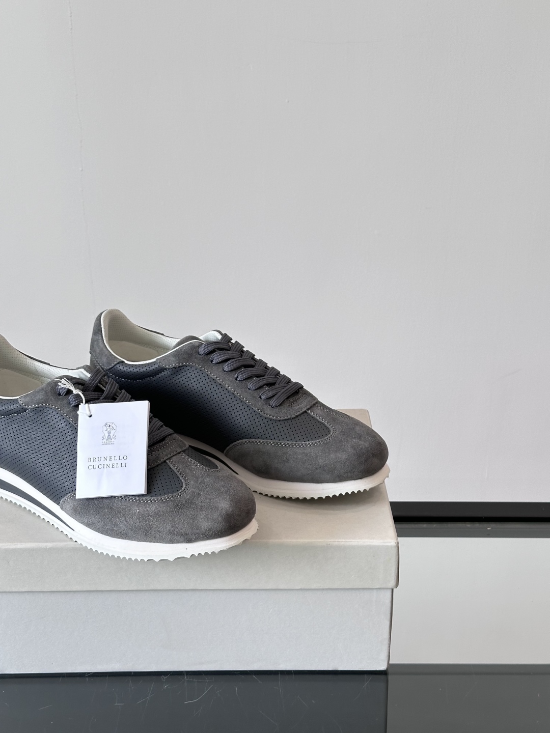Brunello Cucinelli 春夏新款拼色运动板男鞋 此款运动鞋面料采用意大利进口高丝光水洗翻毛