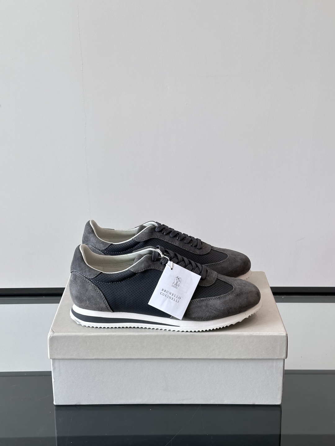 Brunello Cucinelli 春夏新款拼色运动板男鞋 此款运动鞋面料采用意大利进口高丝光水洗翻毛