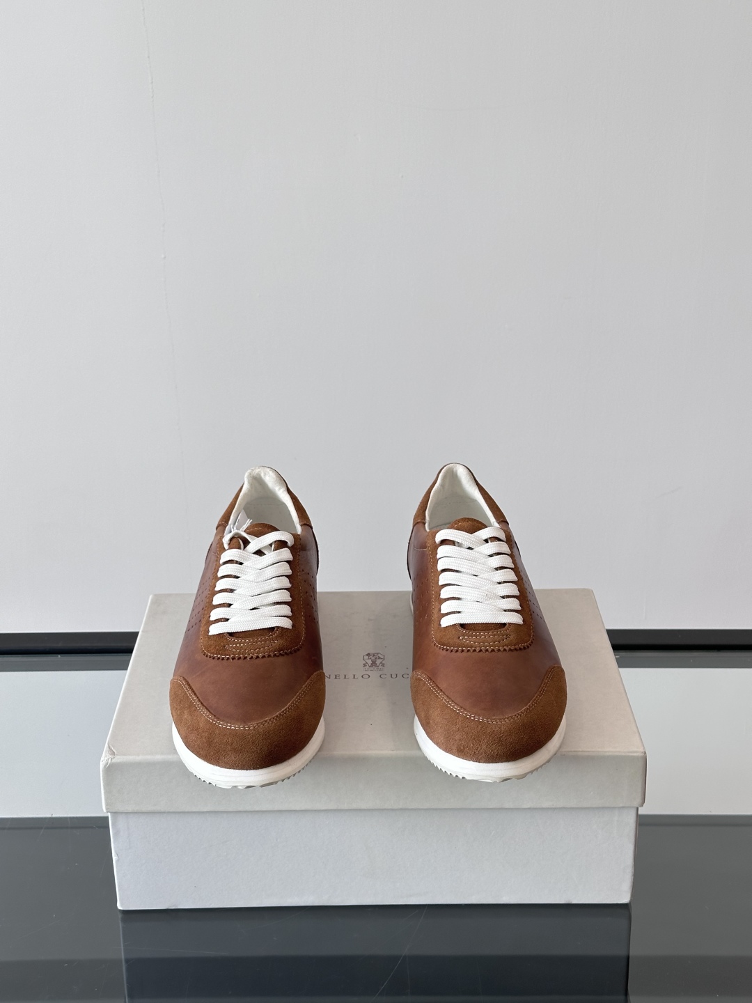 Brunello Cucinelli 春夏新款拼色运动板男鞋 此款运动鞋面料采用意大利进口高丝光水洗翻毛